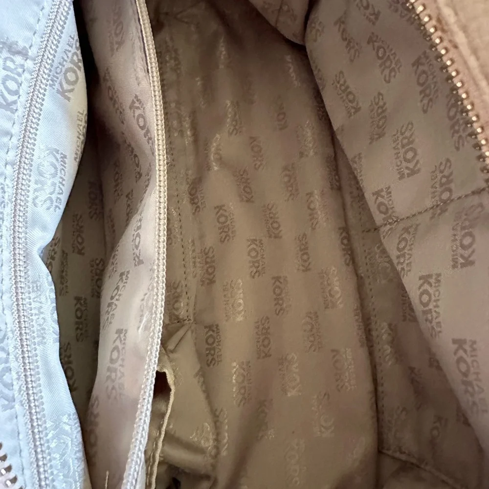 Michael Kors Bedford tassel satchel - Picture 8 of 11